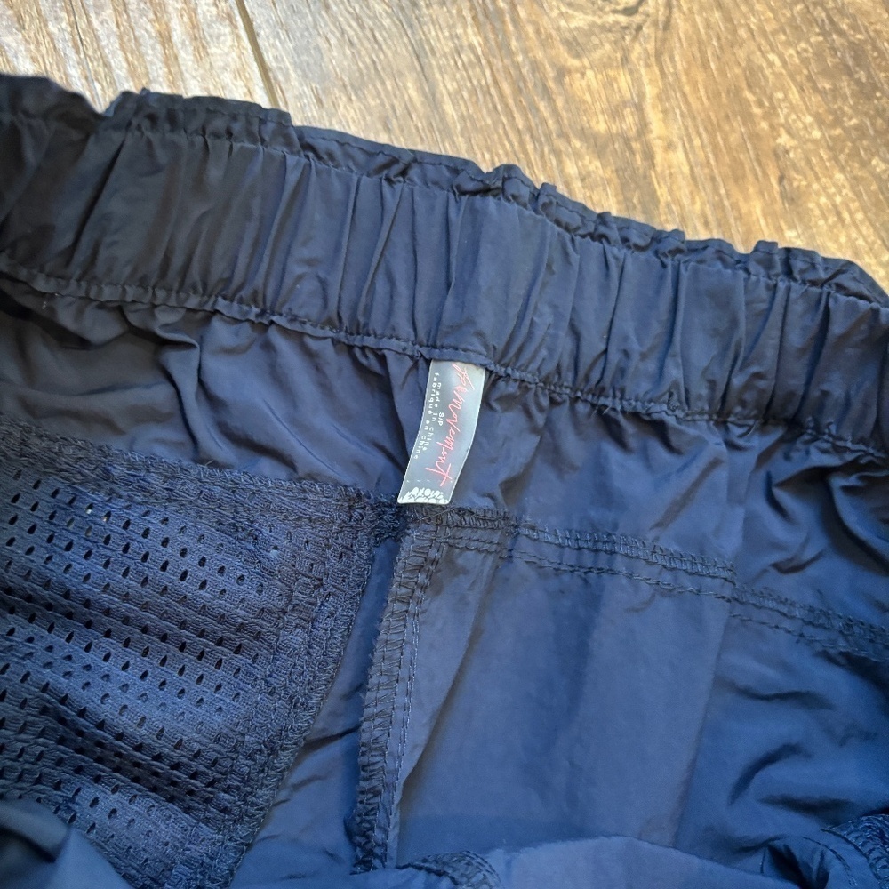 NEW Free People Movement In The Wild Cargo Hiking Shorts Supernova Women's Small - Picture 7 of 8